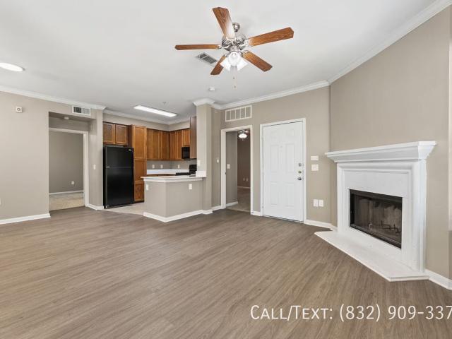 2 BR, 1 BA Apartment 10545 Clay Rd, Houston, TX 77043