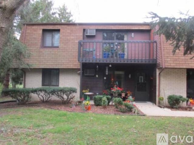 2 BR, 1 BA Apartment 105 Michaels Court, Unit 105, Mukwonago, WI 53149
