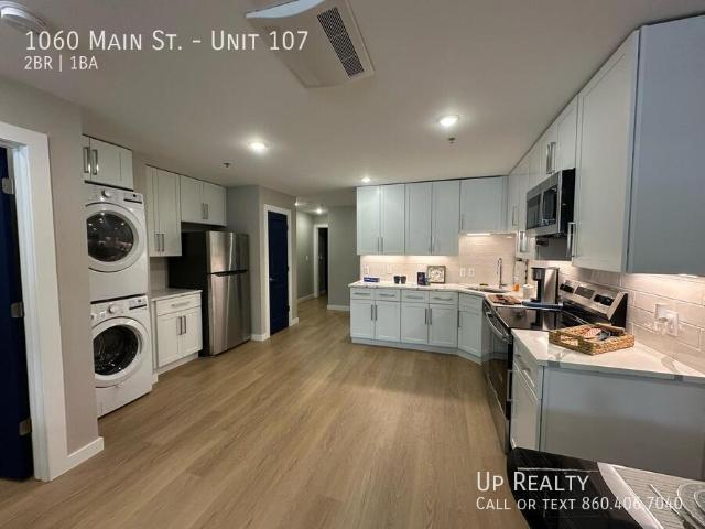 2 BR, 1 BA Apartment 1060 Main St South Windsor, CT 06074