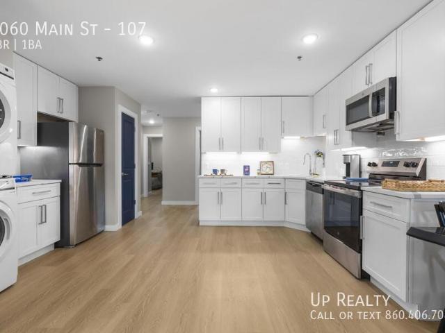 2 BR, 1 BA Apartment 1060 Main St, South Windsor, CT 06074