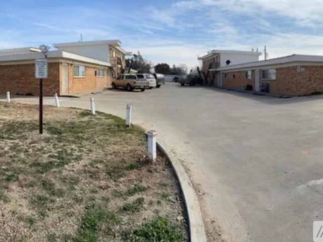 2 BR, 1 BA Apartment 106 Avenue H, Unit 10, Hereford, TX 79045