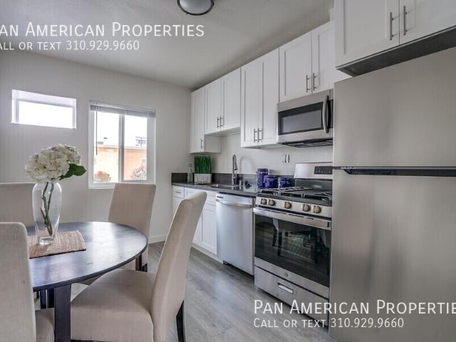 2 BR, 1 BA Apartment 1074 E. Market St Long Beach, CA 90805