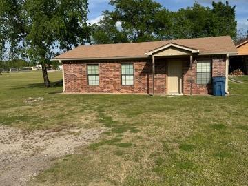 2 BR, 1 BA Apartment 1090 North Walnut Street, Van, TX 75790