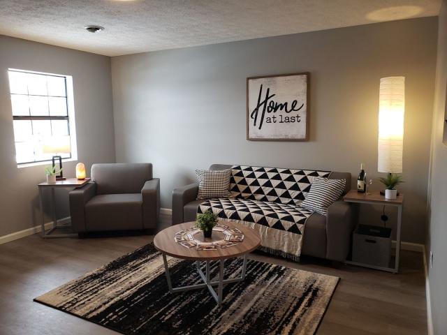 2 BR, 1 BA Apartment 1095 Spruce Street Unit 2 beds, 1 bath, $643, Terre Haute, IN 47807
