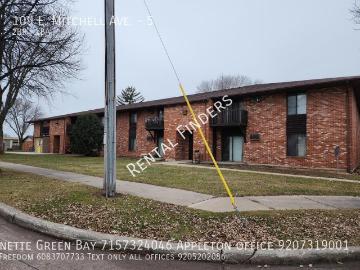 2 BR, 1 BA Apartment 109 E. Mitchell Ave Appleton, WI 54915