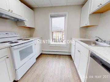 2 BR, 1 BA Apartment 109 Main Rd S Apt Hampden, ME 04444