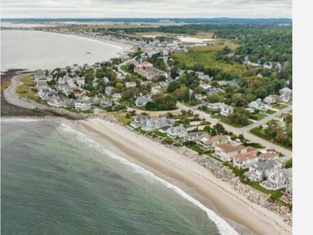 2 BR, 1 BA Apartment 10 Willow Lane, Hampton, NH 03842