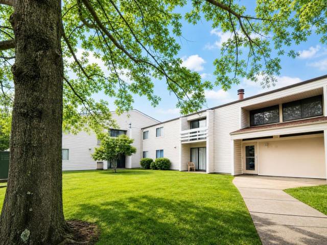 2 BR, 1 BA Apartment 10 130 Sunnyhill Drive Unit Unit 046, Beaver Falls, PA 15010