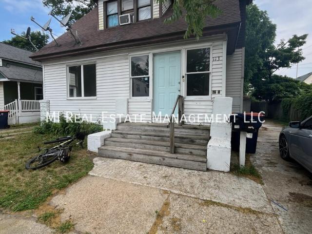 2 BR, 1 BA Apartment 113 W 16th St, Holland, MI 49423