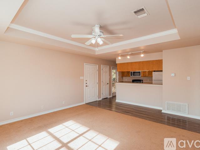 2 BR, 1 BA Apartment 113 D L Vest, Unit 204, La Vernia, TX 78121