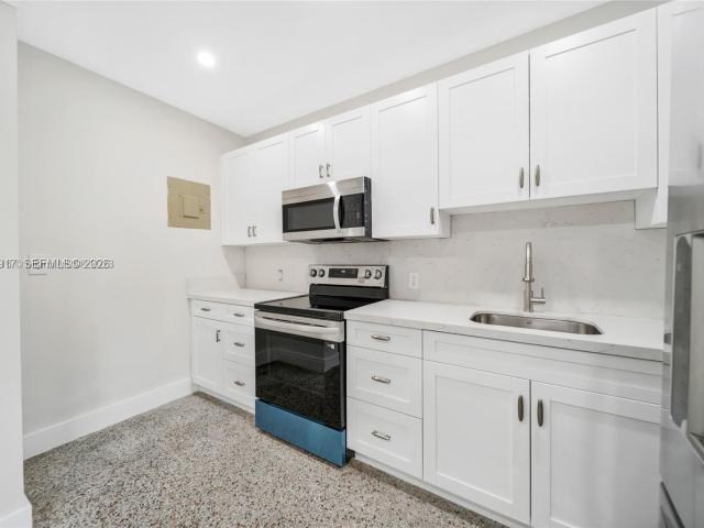 2 BR, 1 BA Apartment 11020 Northeast 10th Avenue, Biscayne Park, FL 33161