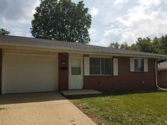 2 BR, 1 BA Apartment 1106 S Adelaide St, Normal, IL 61761