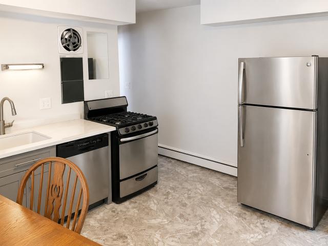 2 BR, 1 BA Apartment 1107 Garfield Street, Madison, WI 53711