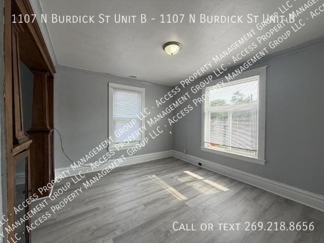 2 BR, 1 BA Apartment 1107 N Burdick St Unit B, Kalamazoo, MI 49007