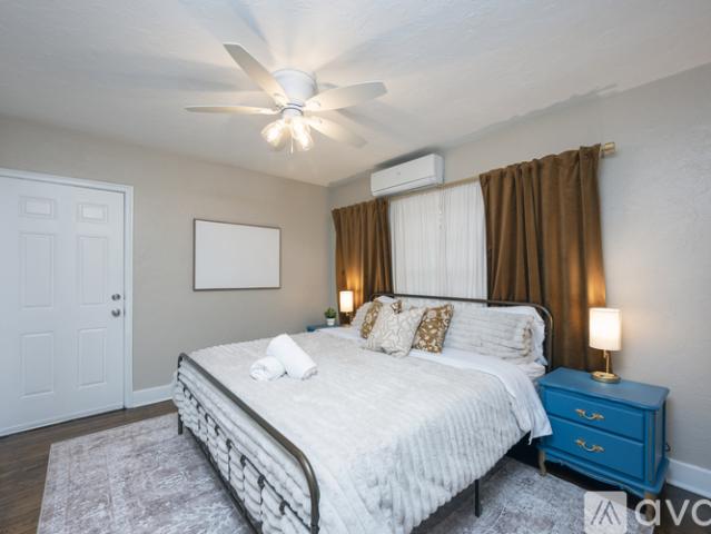 2 BR, 1 BA Apartment 1110 8th St N, Unit 1, St. Petersburg, FL 33701