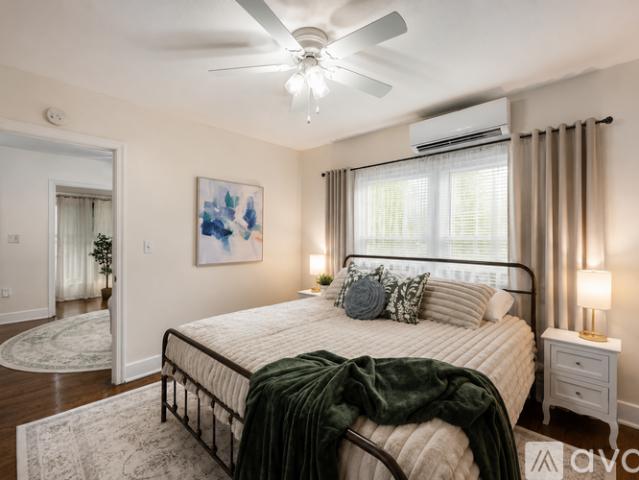 2 BR, 1 BA Apartment 1110 8th St N, Unit 3, St. Petersburg, FL 33701