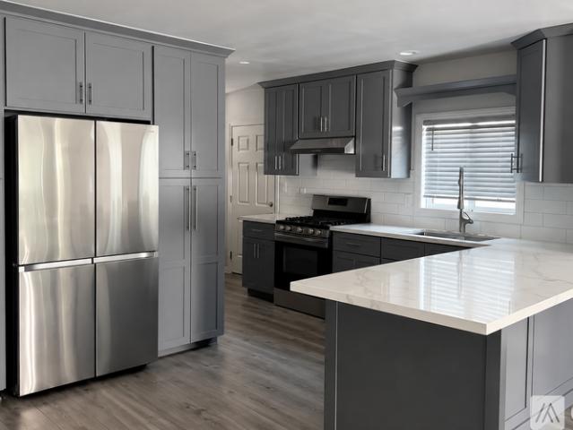 2 BR, 1 BA Apartment 1114 W 57th Street, Los Angeles, CA 90037