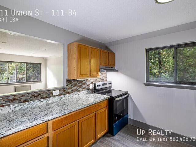 2 BR, 1 BA Apartment 111 Union St, Bristol, CT 06010