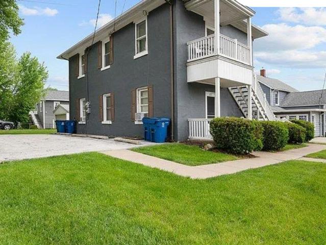 2 BR, 1 BA Apartment 111 Ewing Street, Unit 1/2 upper unit, Le Claire, IA 52753