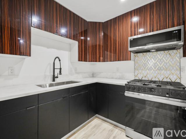2 BR, 1 BA Apartment 111 Normandie Avenue, Unit 9, Los Angeles, CA 90004