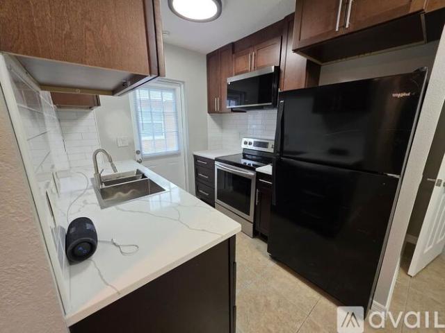 2 BR, 1 BA Apartment 112 S Highland Ave, Unit 112, Clearwater, FL 33755