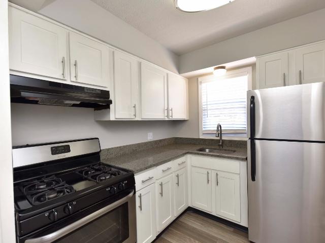 2 BR, 1 BA Apartment 1132 Fairview Ave Apt A1 Unit J 7, Bowling Green, KY 42103