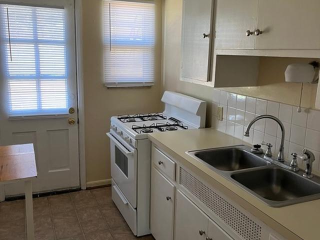 2 BR, 1 BA Apartment 1133 S Cassingham Rd, Unit B, Columbus, OH 43209