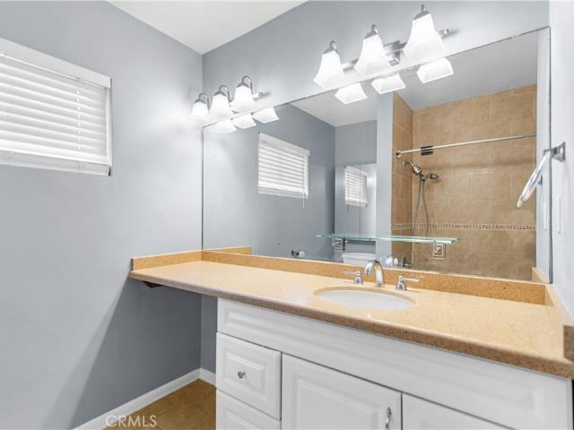 2 BR, 1 BA Apartment 117 South Ivy Avenue, Monrovia, CA 91016