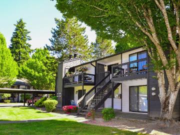 2 BR, 1 BA Apartment 11400 Northeast 132nd Street Unit G 202, Kirkland, WA 98034