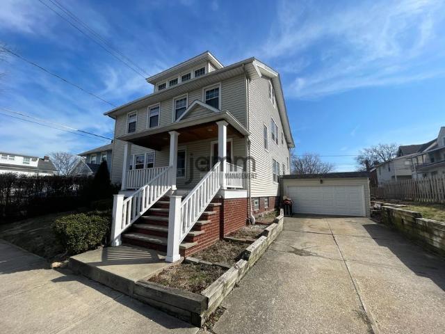 2 BR, 1 BA Apartment 1143 Cranford Avenue Lower, Lakewood, OH 44107