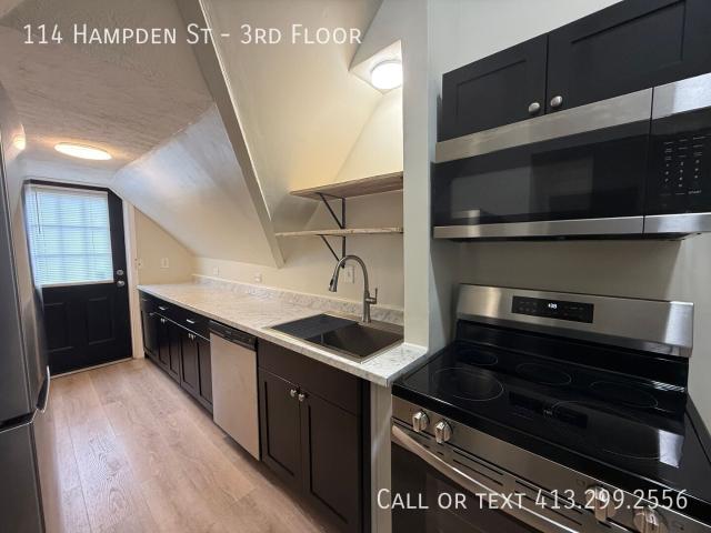 2 BR, 1 BA Apartment 114 Hampden St, Chicopee, MA 01013