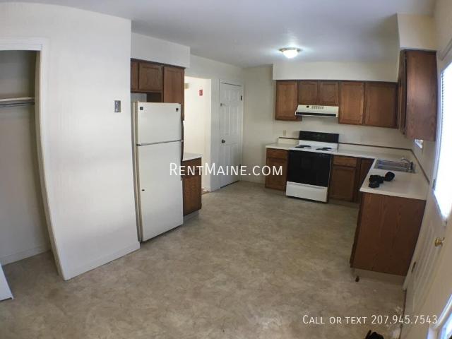 2 BR, 1 BA Apartment 114 Main Rd South, Hampden, ME 04444
