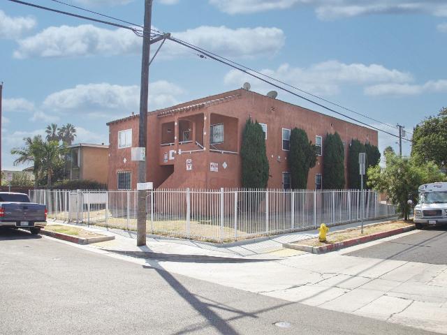 2 BR, 1 BA Apartment 1152 West 88th Street Unit 3C, Los Angeles, CA 90044