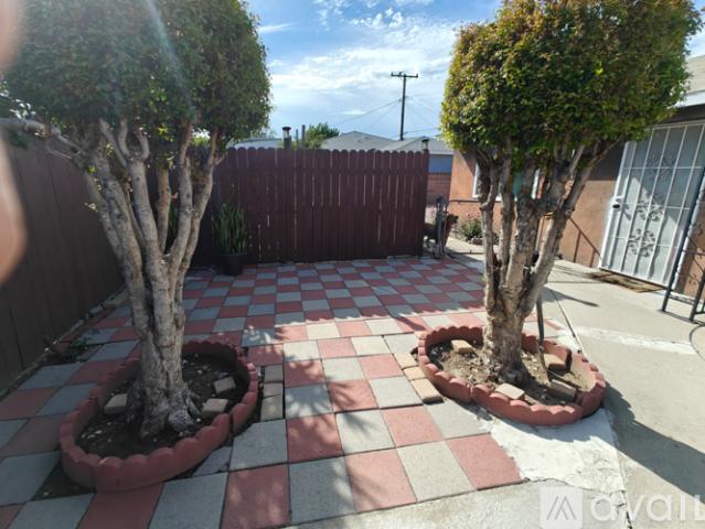 2 BR, 1 BA Apartment 1153 East 71st Street, Long Beach, CA 90805