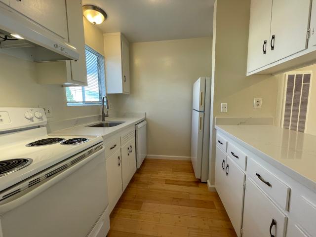 2 BR, 1 BA Apartment 1162 Saranap Avenue, Walnut Creek, CA 94595