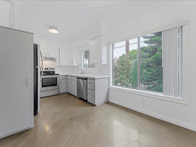 2 BR, 1 BA Apartment 11661 Erwin Street, North Hollywood, CA 91606