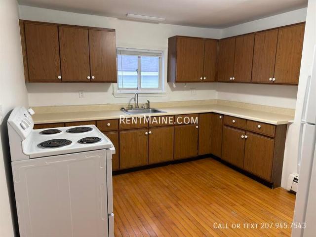 2 BR, 1 BA Apartment 116 Elm St. Apt Bangor, ME 04401