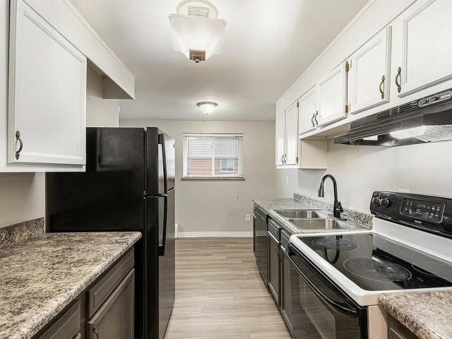 2 BR, 1 BA Apartment 1170 South Allison Street, Lakewood, CO 80232