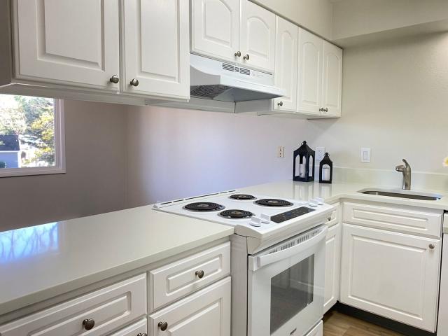 2 BR, 1 BA Apartment 11835 Southwest Ridgecrest Drive Unit 5, Beaverton, OR 97008