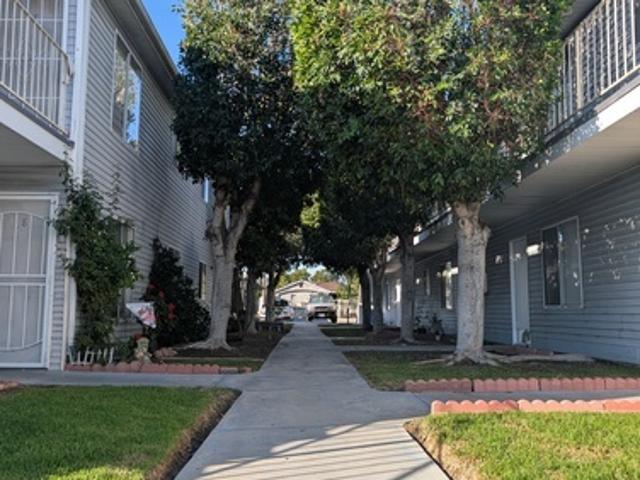 2 BR, 1 BA Apartment 11901 Valerio St, Unit 10, Los Angeles, CA 91605