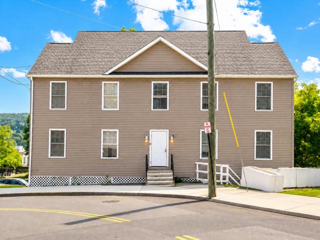 2 BR, 1 BA Apartment 11 Summer Street 3A, Bristol, CT 06010