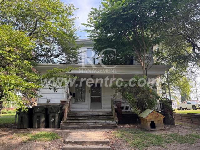 2 BR, 1 BA Apartment 11 2 McVey, Danville, IL 61832