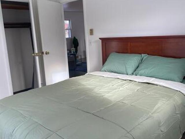 2 BR, 1 BA Apartment 123 North Champlain Street, Unit 4, Burlington, VT 05401