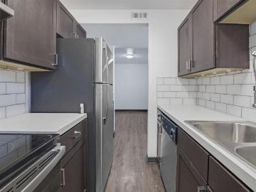 2 BR, 1 BA Apartment 1200 Scenic Highway Unit B07, Pensacola, FL 32503