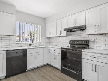2 BR, 1 BA Apartment 1200 Signal Pointe Cir Unit 0100 204, Sarasota, FL 34237