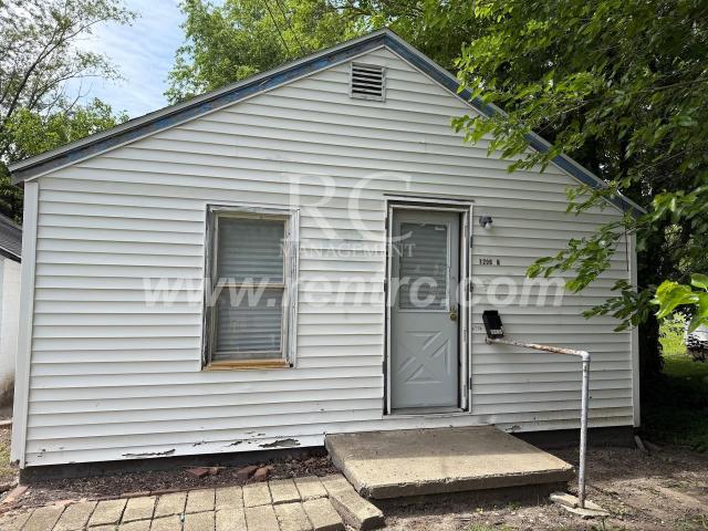 2 BR, 1 BA Apartment 1206.5 Robinson, Danville, IL 61832