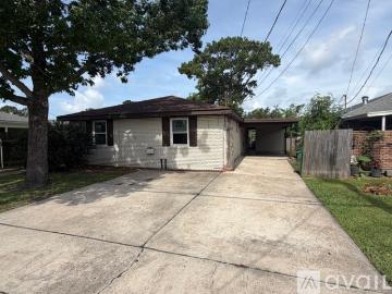 2 BR, 1 BA Apartment 1210 Edenborn Ave, Unit Front, Metairie, LA 70001