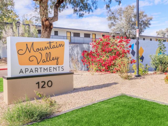 2 BR, 1 BA Apartment 120 W Dobbins Road Unit 208, Phoenix, AZ 85041