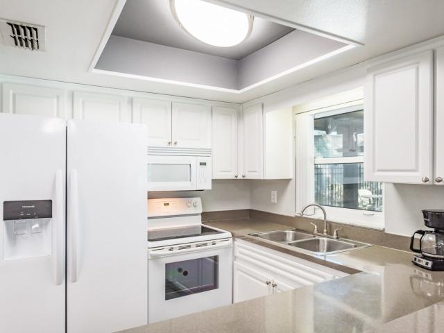 2 BR, 1 BA Apartment 1211 Goldfinch Drive Unit 2006, Plant City, FL 33563