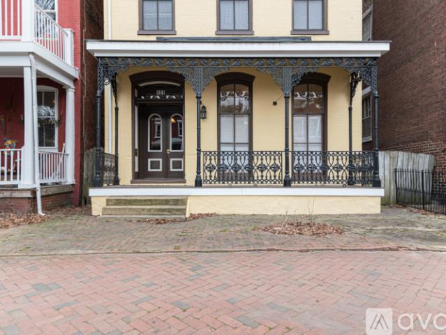 2 BR, 1 BA Apartment 121 West Clay Street, Unit 2, Richmond, VA 23220